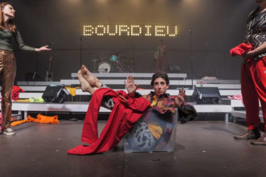 Szene aus dem Musical "KONSUM."